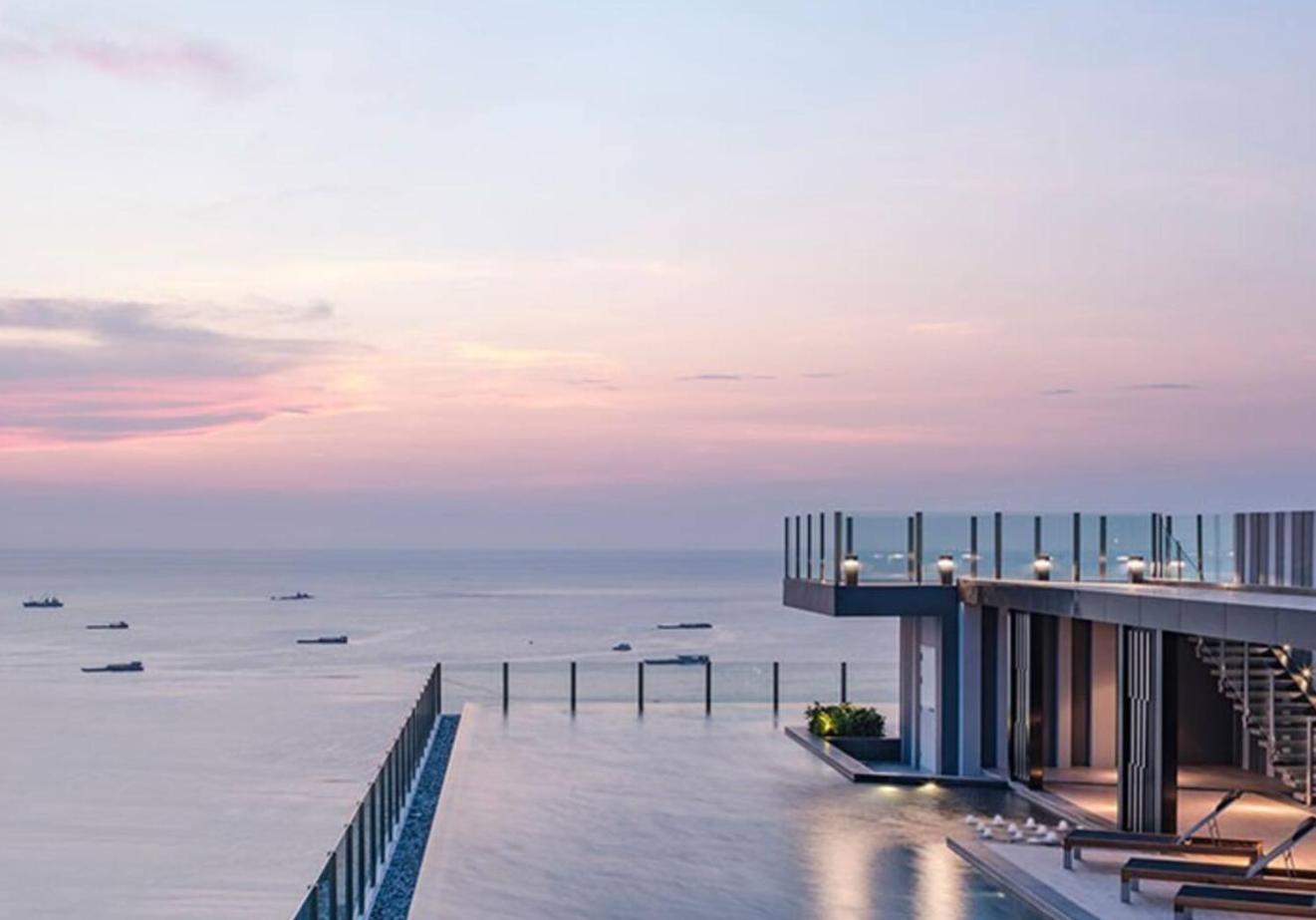 The Base Lägenhet Pattaya Exteriör bild