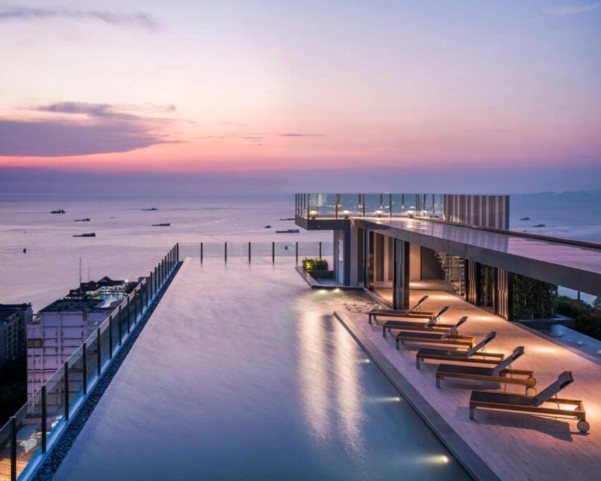 The Base Lägenhet Pattaya Exteriör bild